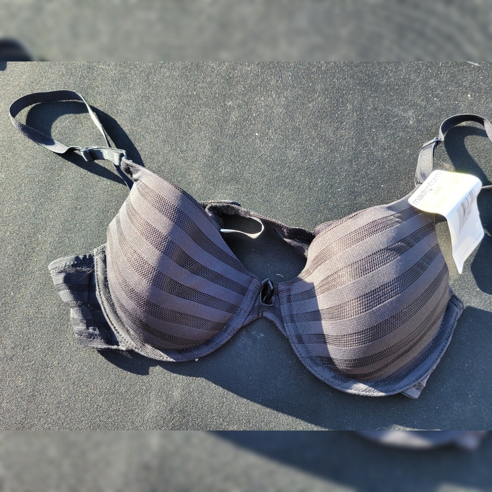 Bnwt striped Maidenform bra. Size 36b.